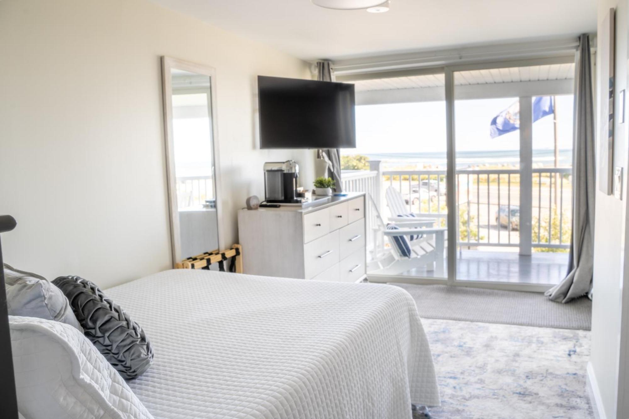 935 Ocean, A Beachside Inn Hampton Exteriör bild